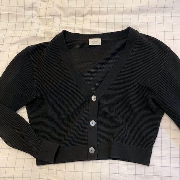 Aritzia Wilfred Light Cropped Cardigan in Black, Size Medium - Picture 4 of 5